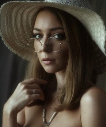 Услуги, которые я предоставляю, превзойдут все твои ожидания. 😏 С мной ты сможешь окунуться в мир страсти и наслаждения, позволив моим нежным рукам и губам разбудить все твои скрытые желания. Люблю создавать комфортную и расслабляющую обстановку, чтобы ты полностью растворился в моменте нашей интимной встречи. 🌟 Мои клиенты оставляют самые лестные отзывы обо мне, отмечая мою красоту, нежность и профессионализм. Убедись, заглянув на мои фотографии, и ты поймешь, что я дарю множество возможностей для путешествия по безграничному океану наслаждения. 🌊💫 Позвони мне и окунись со мной в самые сокровенные фантазии – я жду тебя в Москве! 😉🌹 Эдда